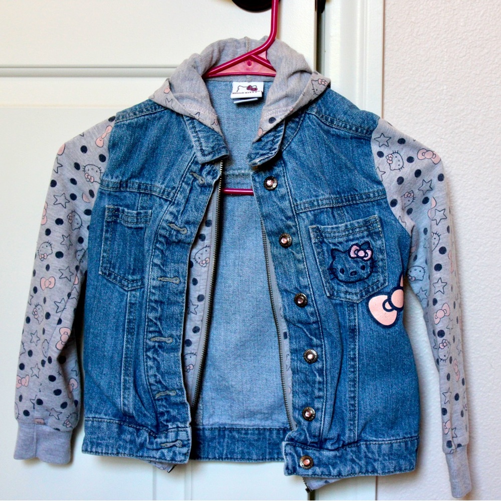 Hello Kitty Sanrio denim jacket size 6 little kids